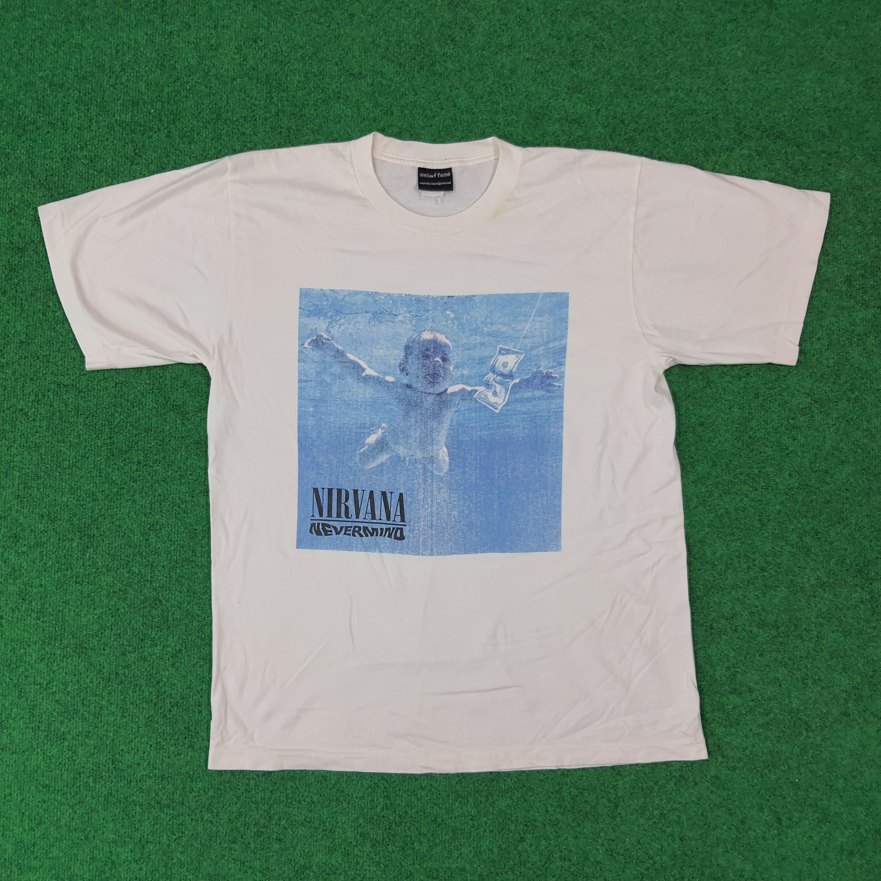 Vintage Vintage 200s Nirvana Nevermind Band Bootleg Tshirt C276N32 Size US M / EU 48-50 / 2 - 1 Thumbnail
