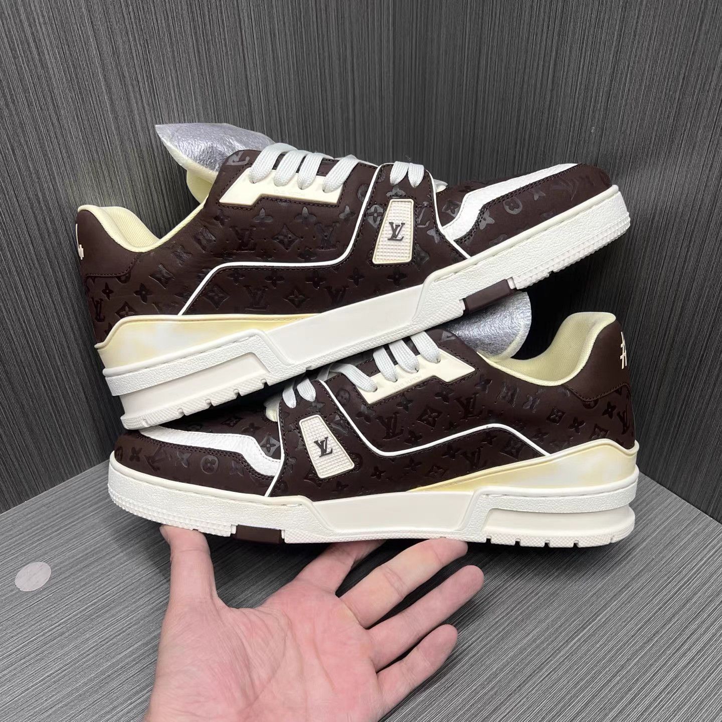 Louis Vuitton Louis Vuitton Trainer x Tyler Brown Red K15 Size US 10 / EU 43 - 4 Thumbnail