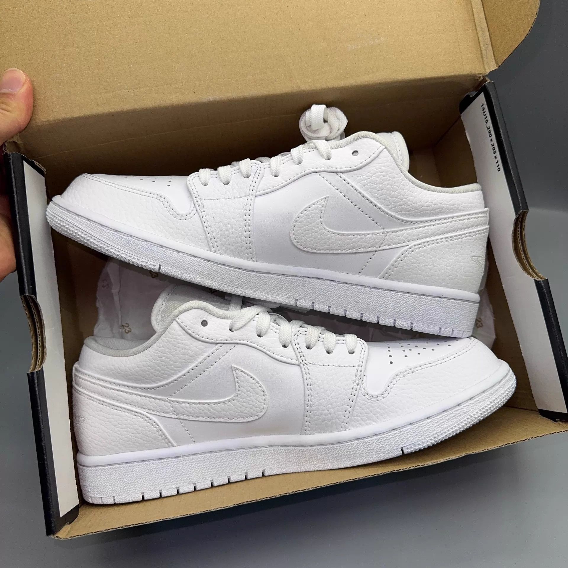Nike Jordan AJ1 White 40.5 (Brand New, Original Box) Size US 7.5 / EU 40-41 - 6 Thumbnail