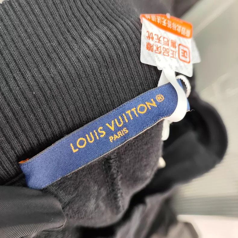 Louis Vuitton Louis Vuitton size l Black full logo towel shorts Size US 28 / EU 44 - 3 Thumbnail