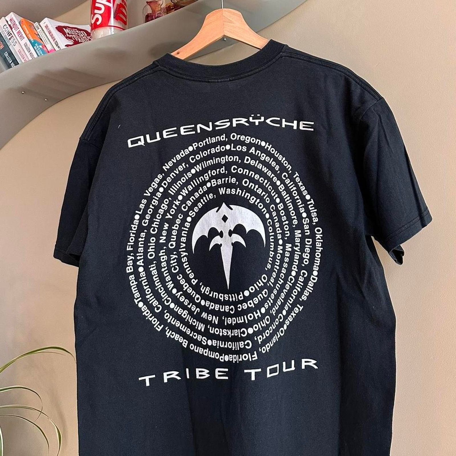 Band Tees × Vintage Vintage Queensryche Tribe Band Shirt Size US L / EU 52-54 / 3 - 7 Thumbnail