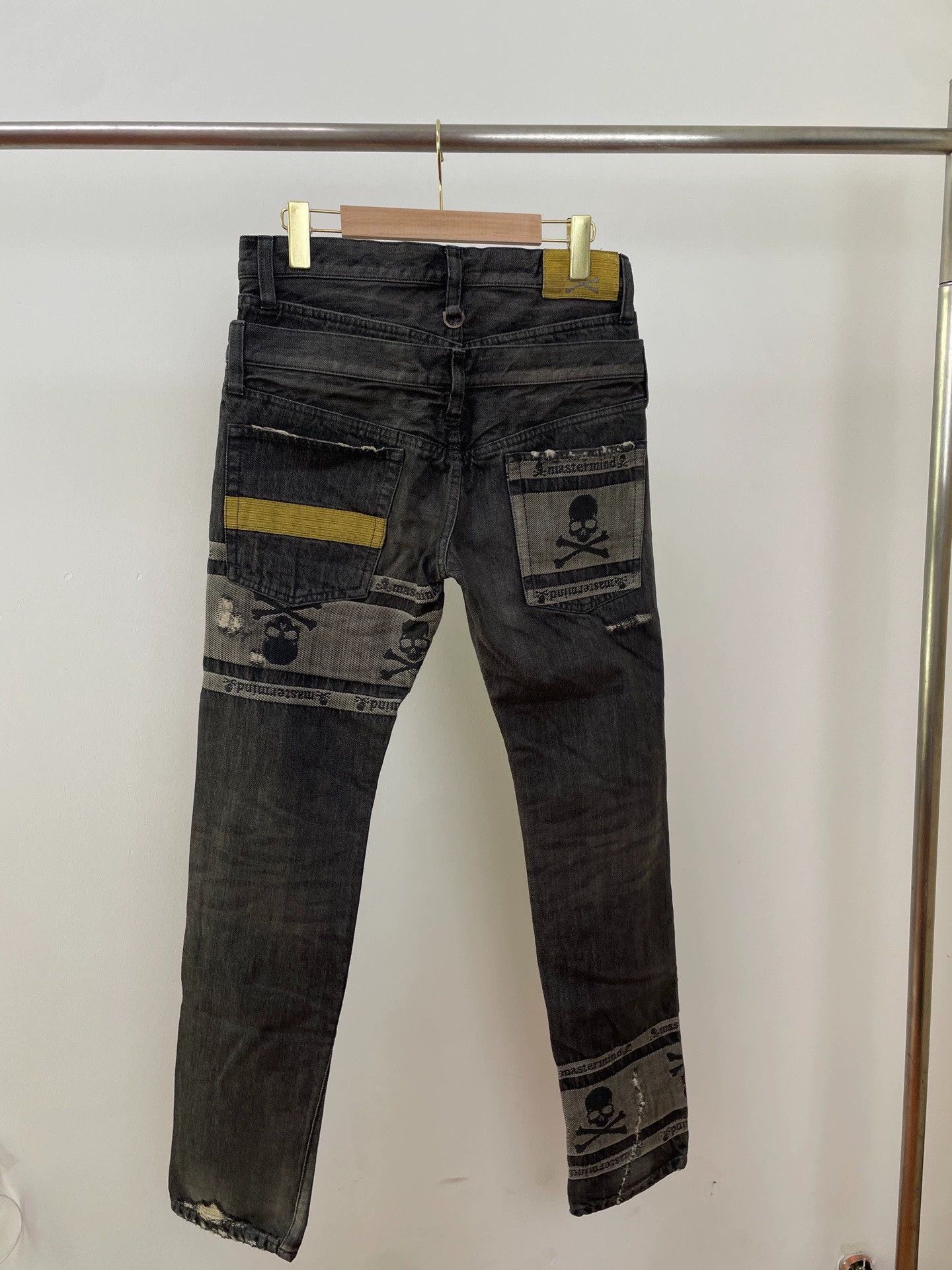 Mastermind Japan mastermind japan skull straight black denim gold S Size US 28 / EU 44 - 2 Thumbnail
