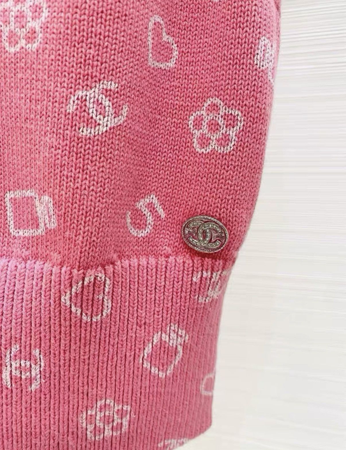 Chanel Chanel 2023 Stylish Pink Knit Vest Gilet J33 Size XXS / US 00 / IT 34 - 3 Thumbnail
