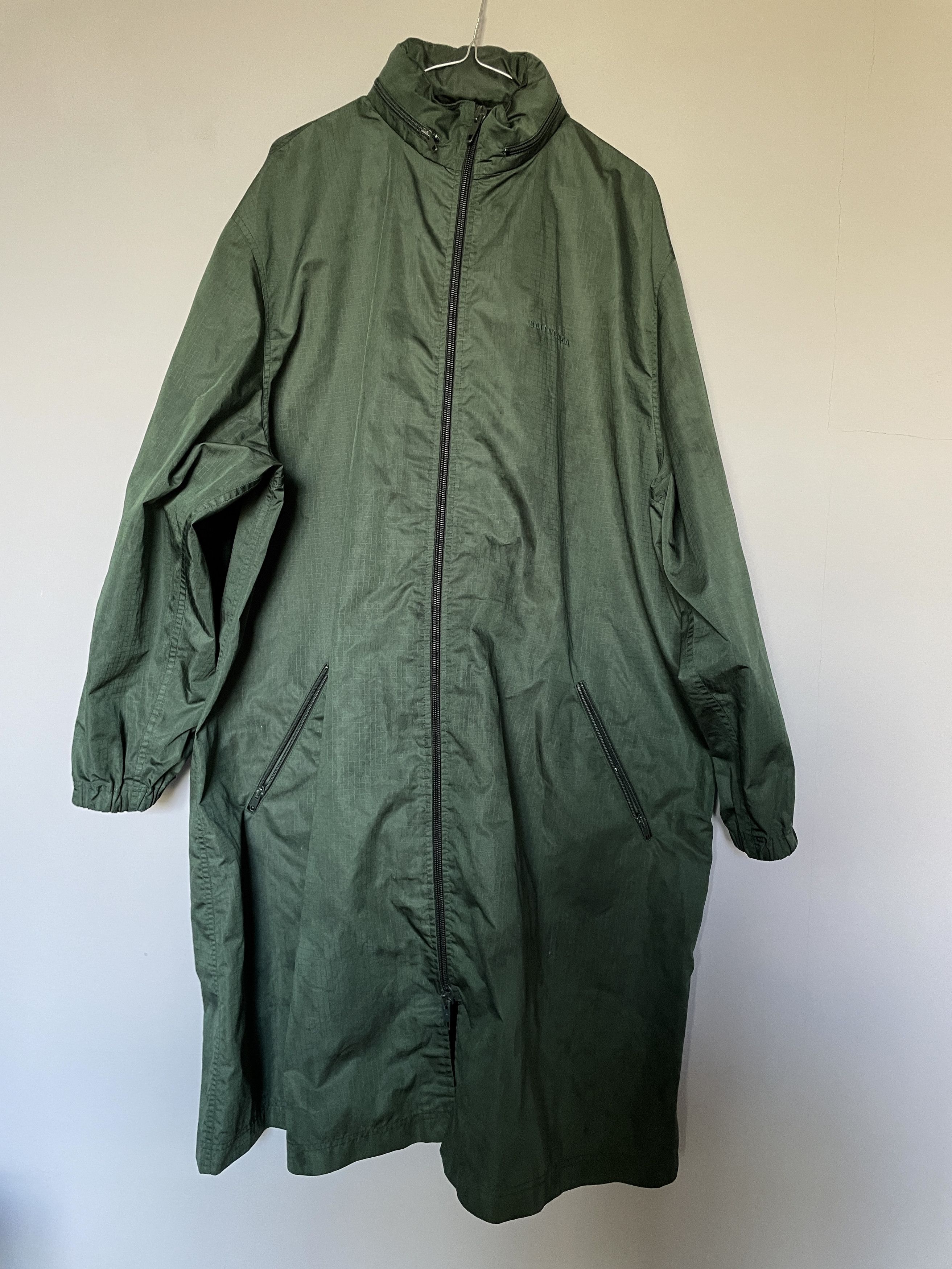 Balenciaga Balenciaga Green raincoat Size US S / EU 44-46 / 1 - 1 Thumbnail