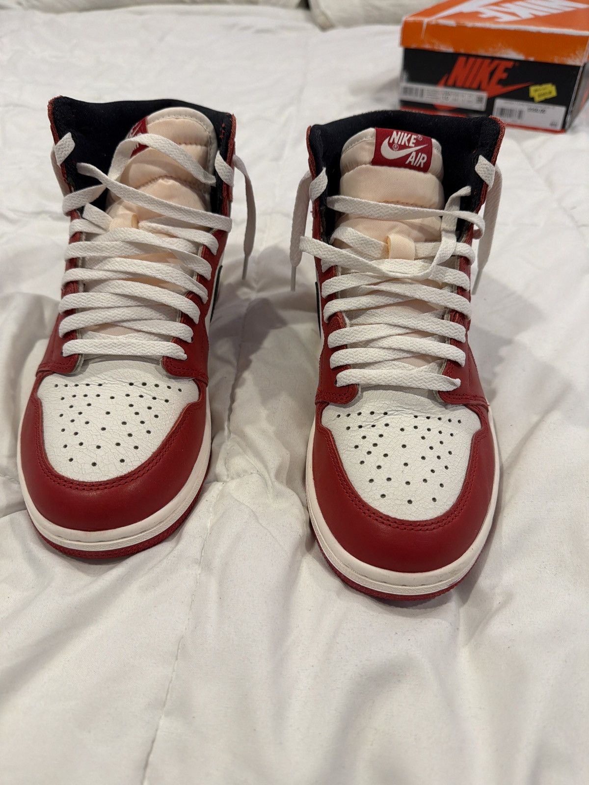 Jordan Brand Air Jordan 1 Retro High OG ‘Chicago Lost and Found’ Size US 10 / EU 43 - 3 Thumbnail