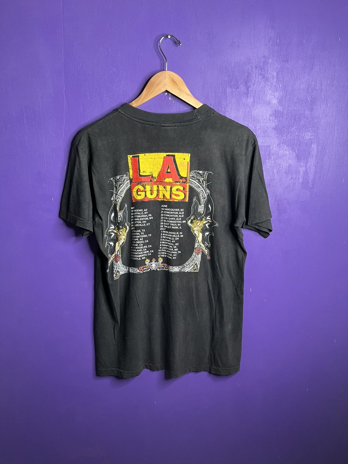 Band Tees × Vintage Vintage 90s LA Guns Hollywood vampires tour t-shirt Size US M / EU 48-50 / 2 - 2 Thumbnail