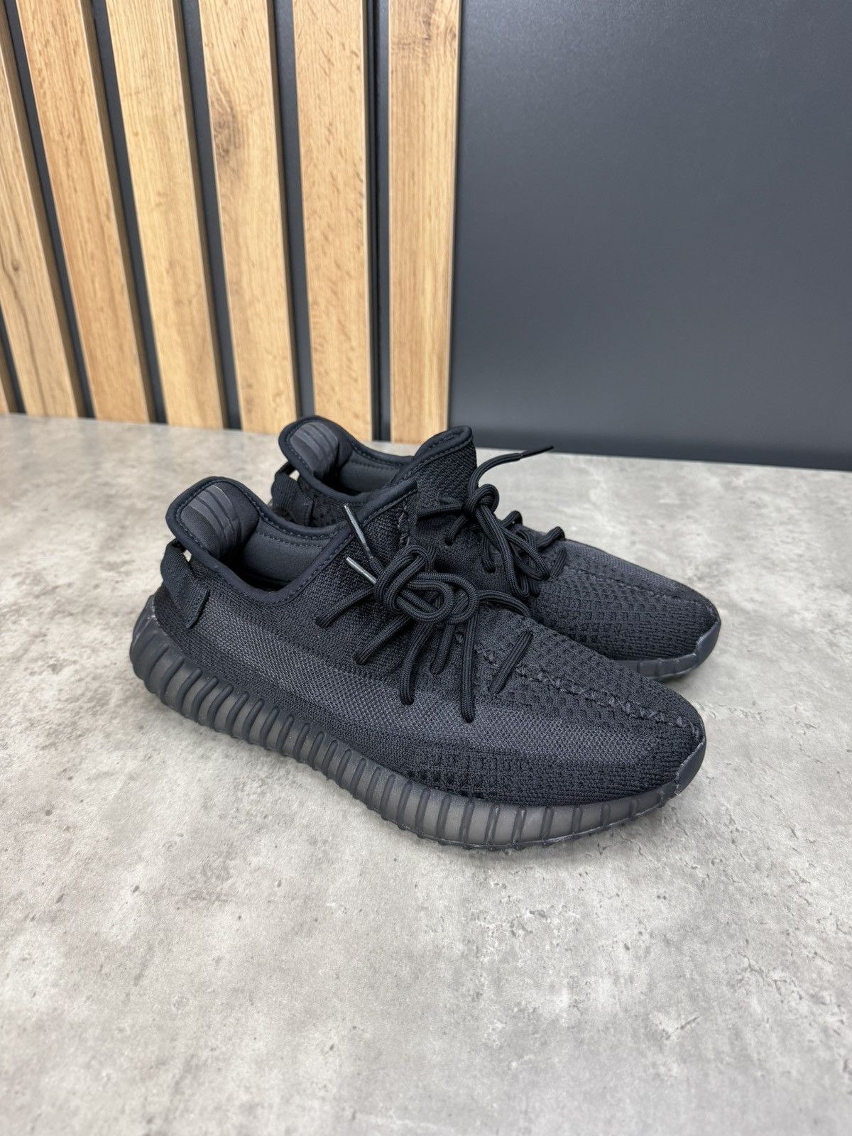 Adidas Adidas Yeezy Boost 350 V2 Onyx Size Us 8 Size US 8 / EU 41 - 2 Thumbnail