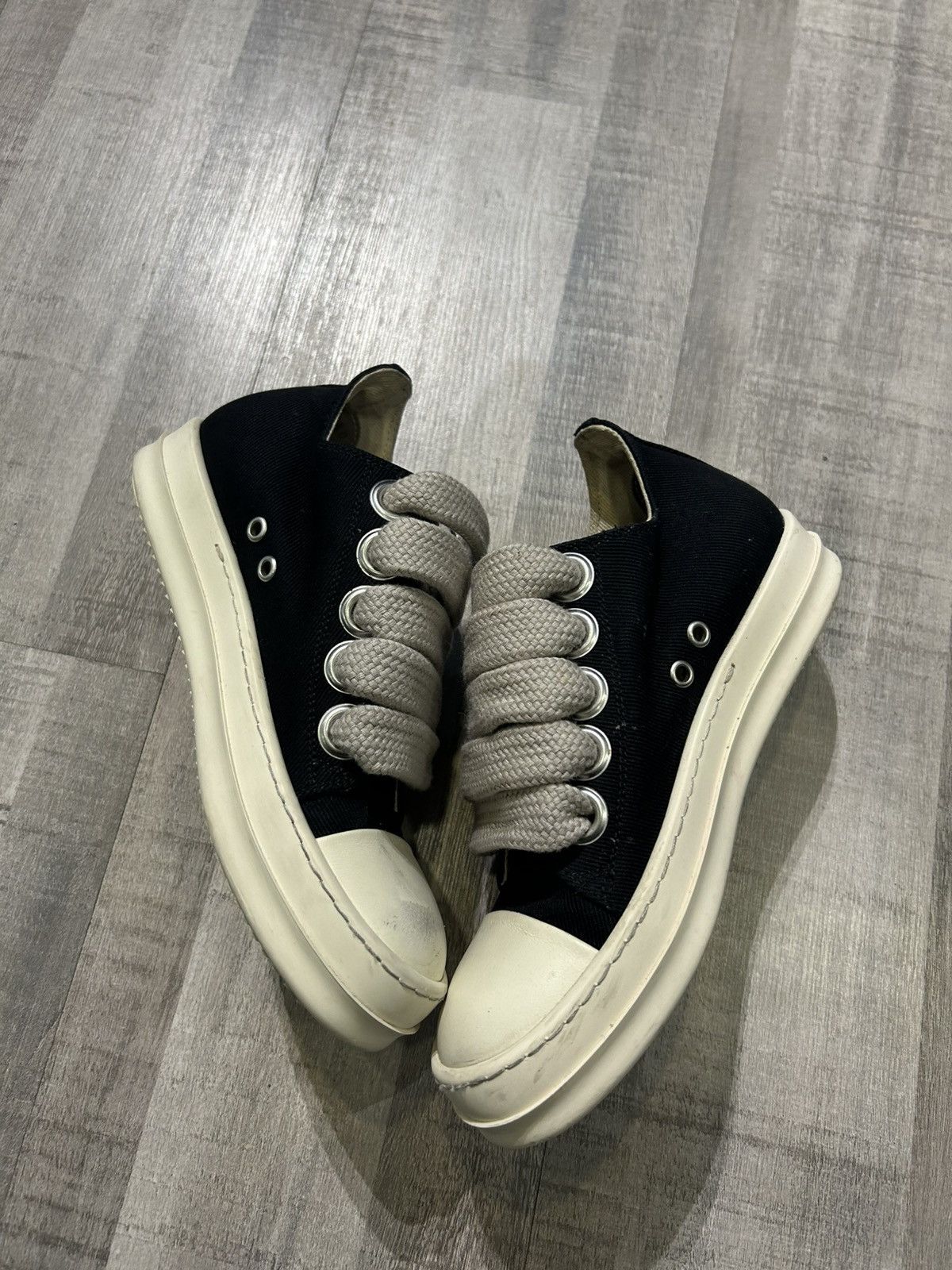 Rick Owens Drkshdw Rick Owen’s Drkshdw Canvas Jumbo Lace Low Sneakers Size US 5.5 / EU 38 - 3 Thumbnail