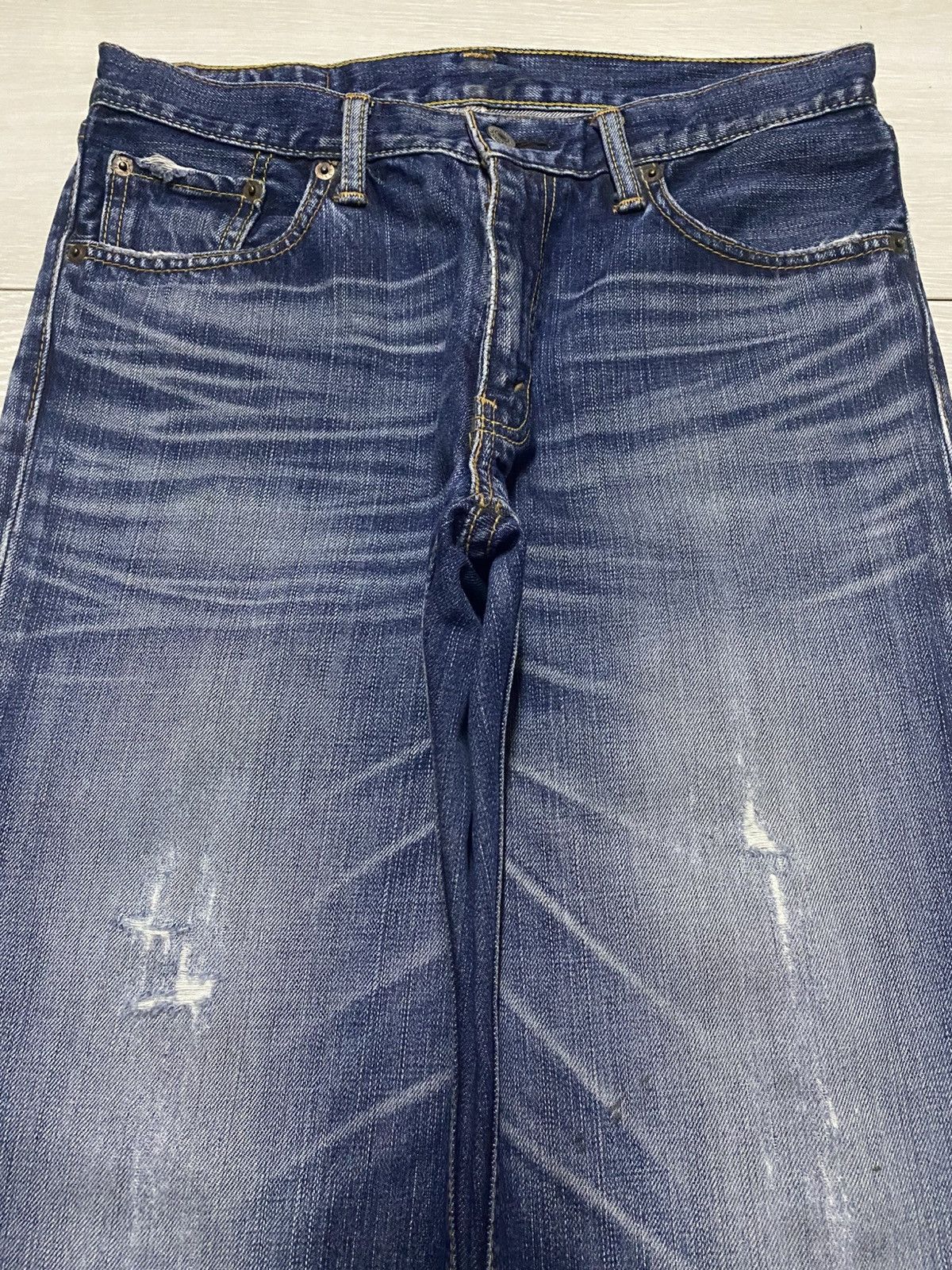 Levi's Vintage Levis 702 Blue Wash Distressed Loose Jeans Size US 31 - 3 Thumbnail