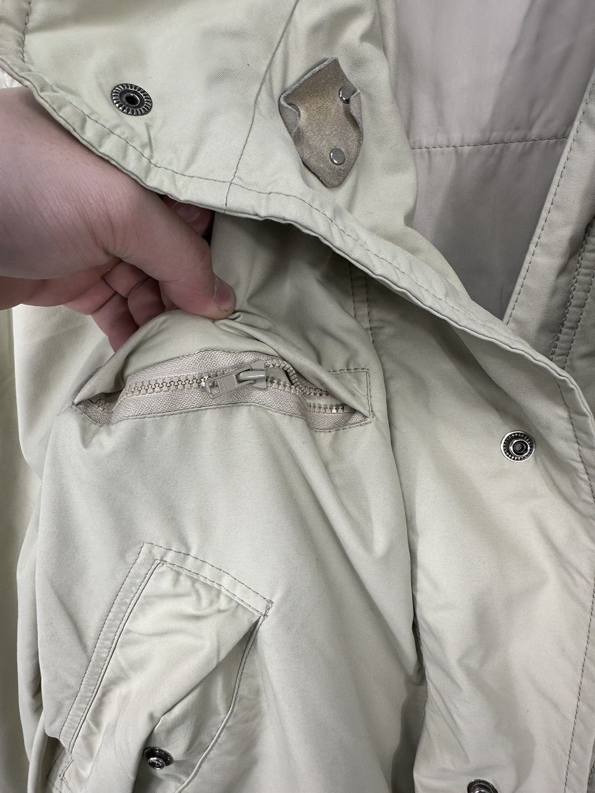 Fay Vintage Fay Stadium For Ema Cream Luxury Nylon Coat Jacket Size US L / EU 52-54 / 3 - 14 Thumbnail