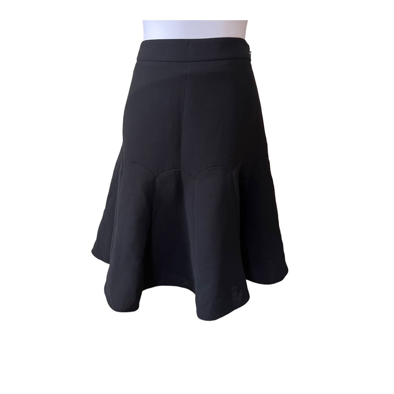 Robert Talbott Talbot's Petite Black Scalloped Tulip Flare Skirt 4P Size 27" / US 4 / IT 40 - 1 Thumbnail