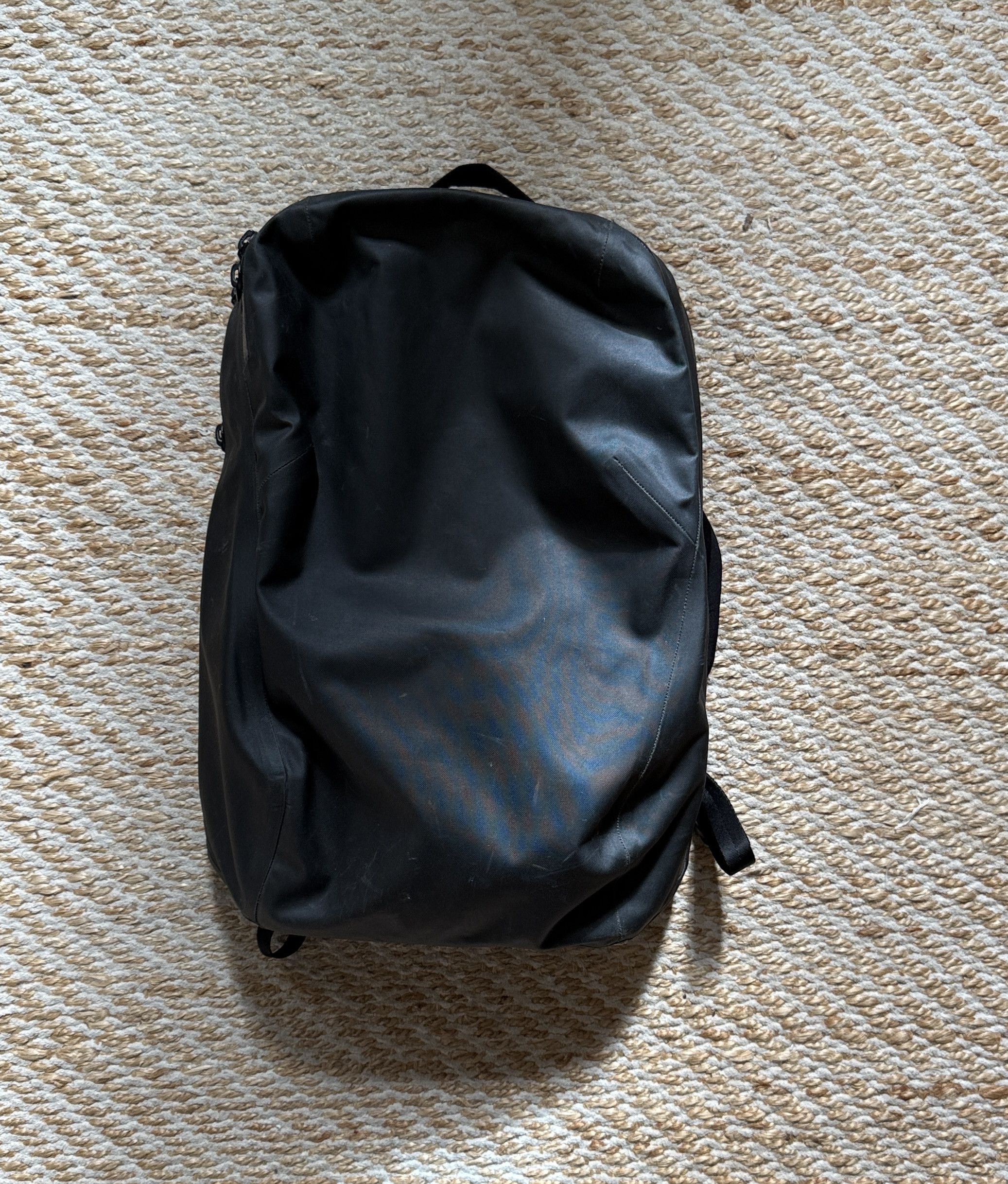 バッグ arcteryx veilance bucket bag nomad arcteryx veilance bucket bag nomad