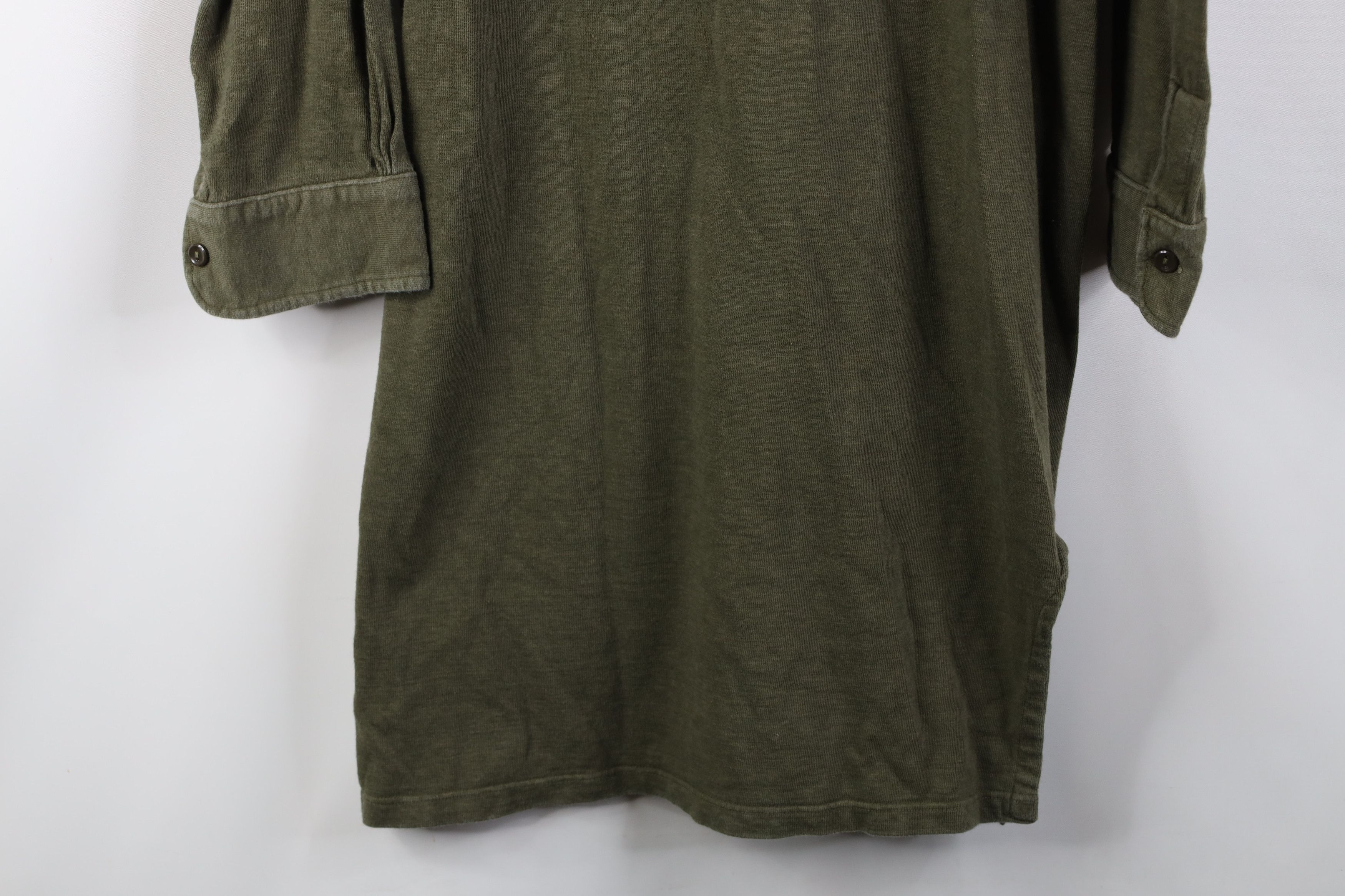 Vintage Vintage 50s Military Collared Knit Sleep Shirt Olive Green Size US L / EU 52-54 / 3 - 13 Thumbnail