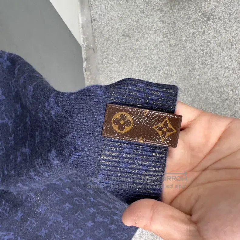 Louis Vuitton Louis Vuitton Cashmere wool blend full logo presbyopic dre Size L / US 10 / IT 46 - 3 Thumbnail