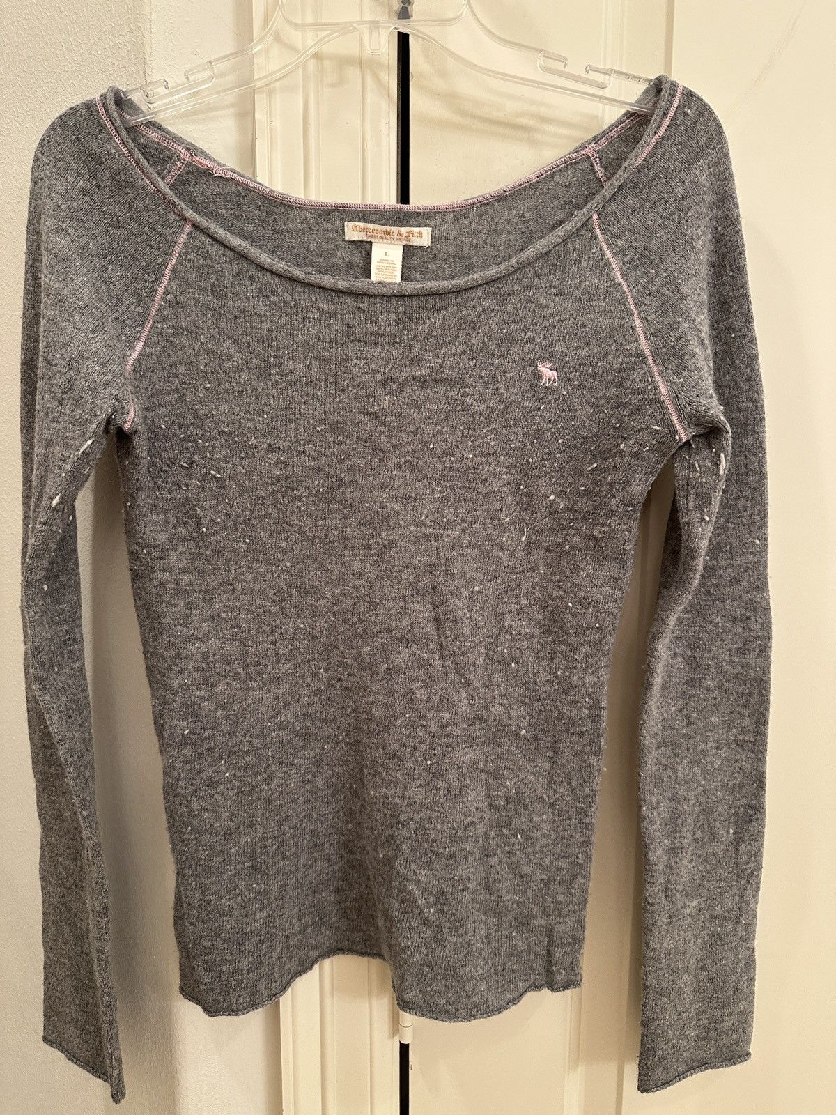 Abercrombie & Fitch Women’s Abercrombie & Fitch gray sweater w pink thread, L. Size L / US 10 / IT 46 - 1 Thumbnail