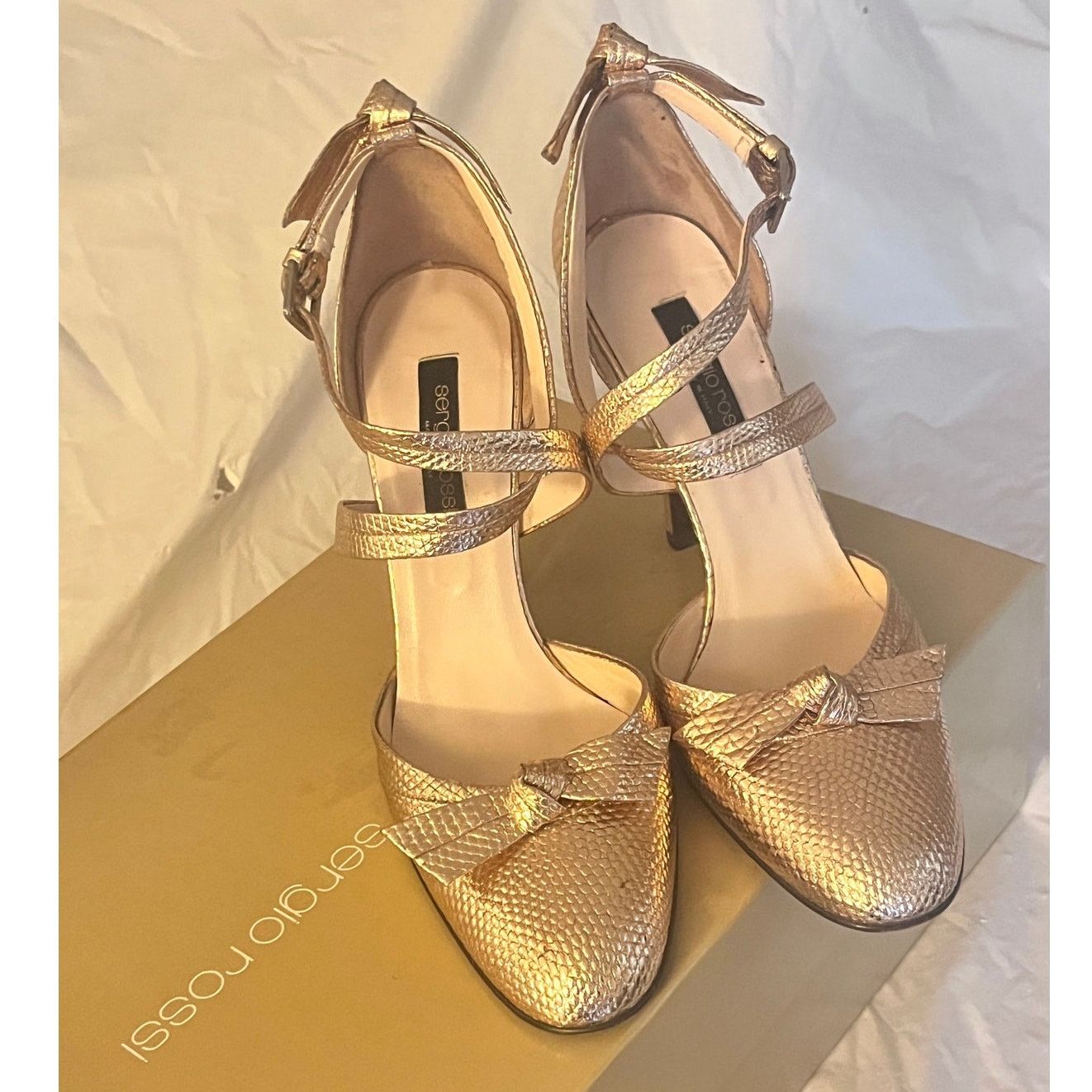 Sergio Rossi Sergio Rossi Rose Gold Pumps Womens Size 35 US: 5 Round Toe Size US 5 / IT 35 - 1 Thumbnail