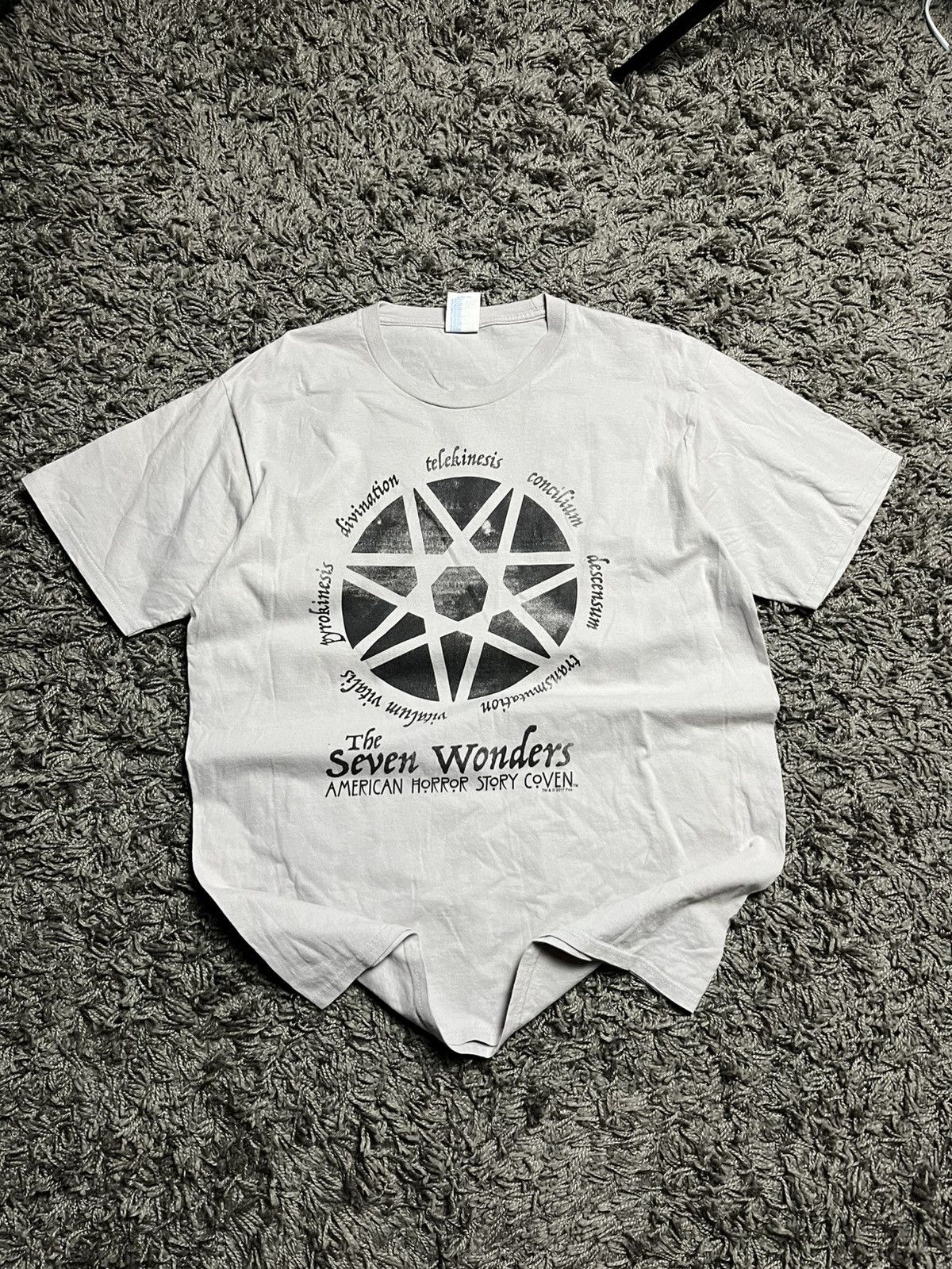 Band Tees American Horror Story: Coven "The Seven Wonders" Graphic Tee Size US L / EU 52-54 / 3 - 2 Thumbnail
