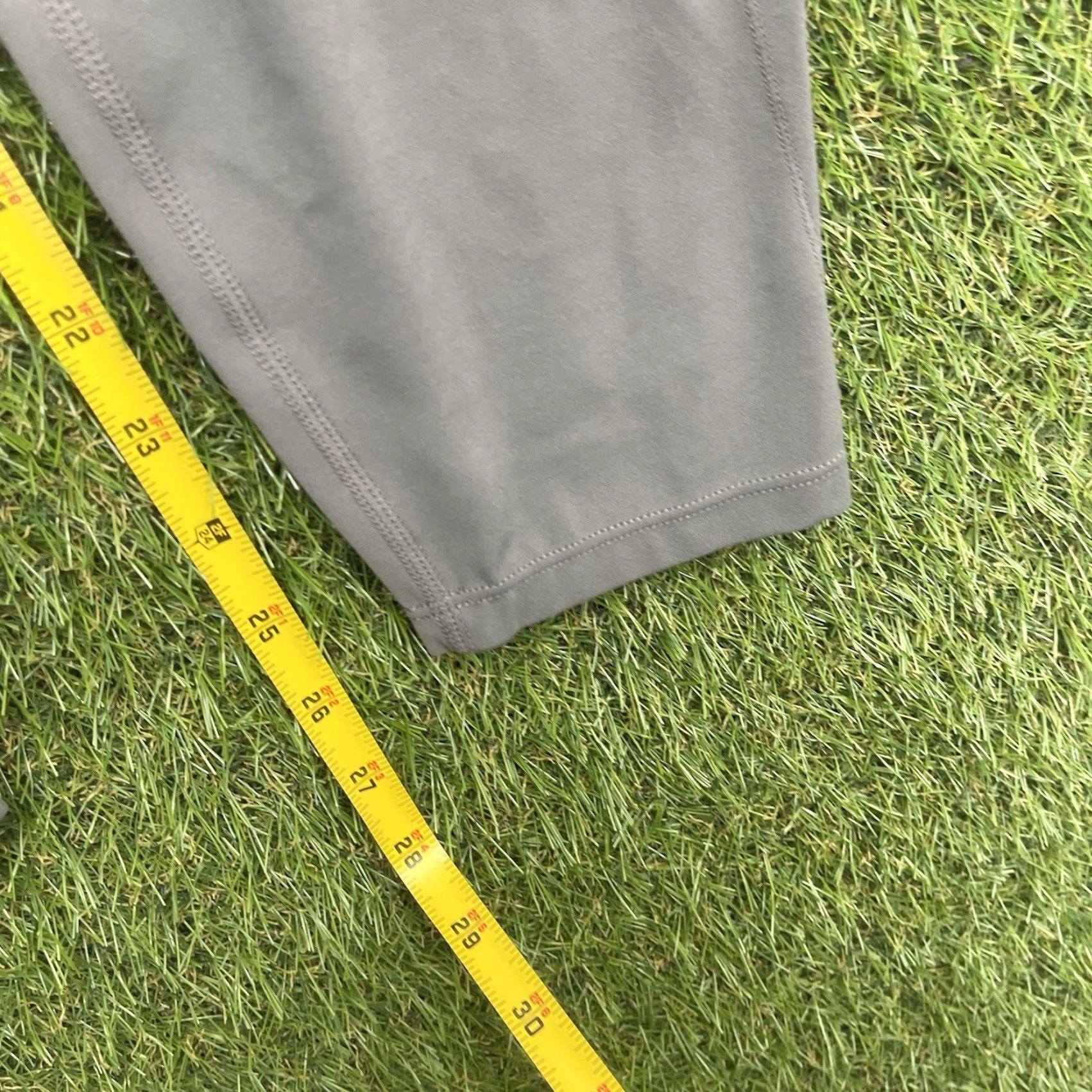 Lululemon Lululemon Active Compression Leggings Womens 12 Stretch Athletic Gym Yoga 26x26 Gray Spandex Nylon Skinny Inseam 26 Size 34" / US 12 / IT 48 - 5 Thumbnail