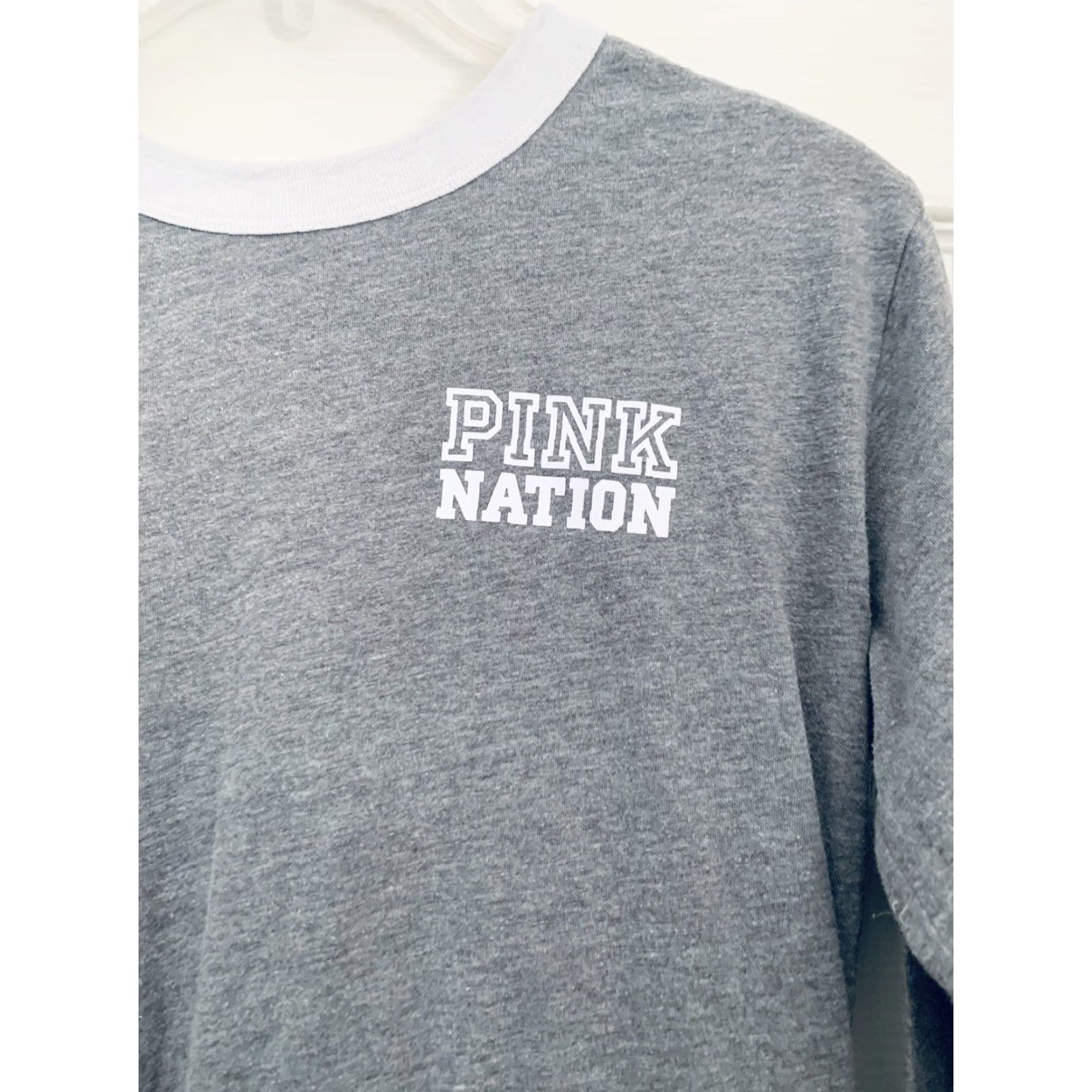Victoria's Secret Victoria's Secret Shirt Women Long Sleeve Crew Neck Gray S Regular Knit Cotton Blend Logo Basic Outdoor All Seasons Vintage: No Size S / US 4 / IT 40 - 2 Thumbnail