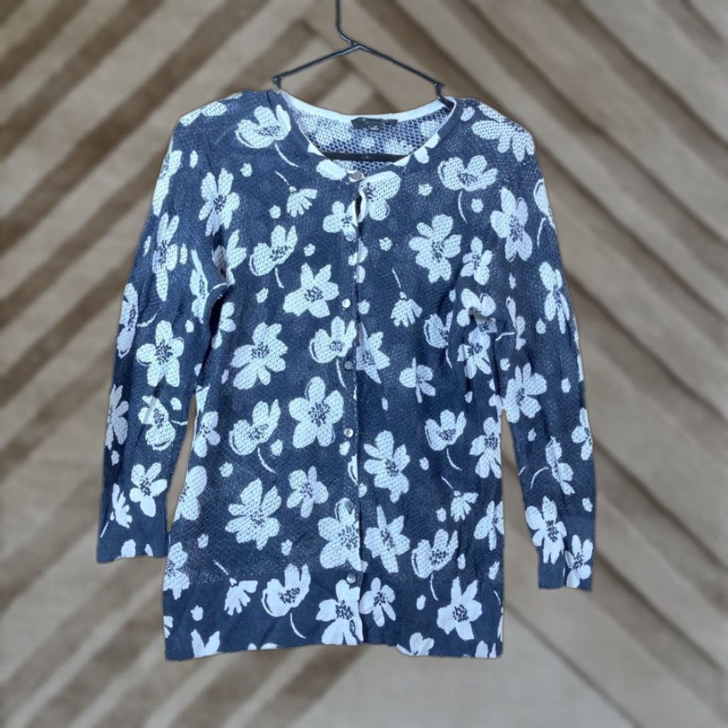Ann Taylor Ann Taylor Womens Sweater Floral Button Front Knitted 100% Cotton M Navy White Cardigan Casual Womens Size M / US 6-8 / IT 42-44 - 1 Thumbnail