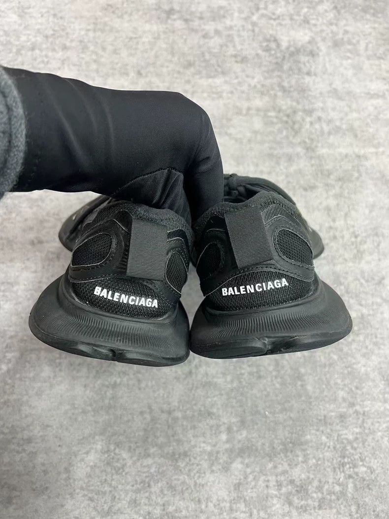 Balenciaga Balenciaga size 36 Circuit Sneakers Black Sneakers shoes 25 Size US 5 / EU 37 - 5 Thumbnail