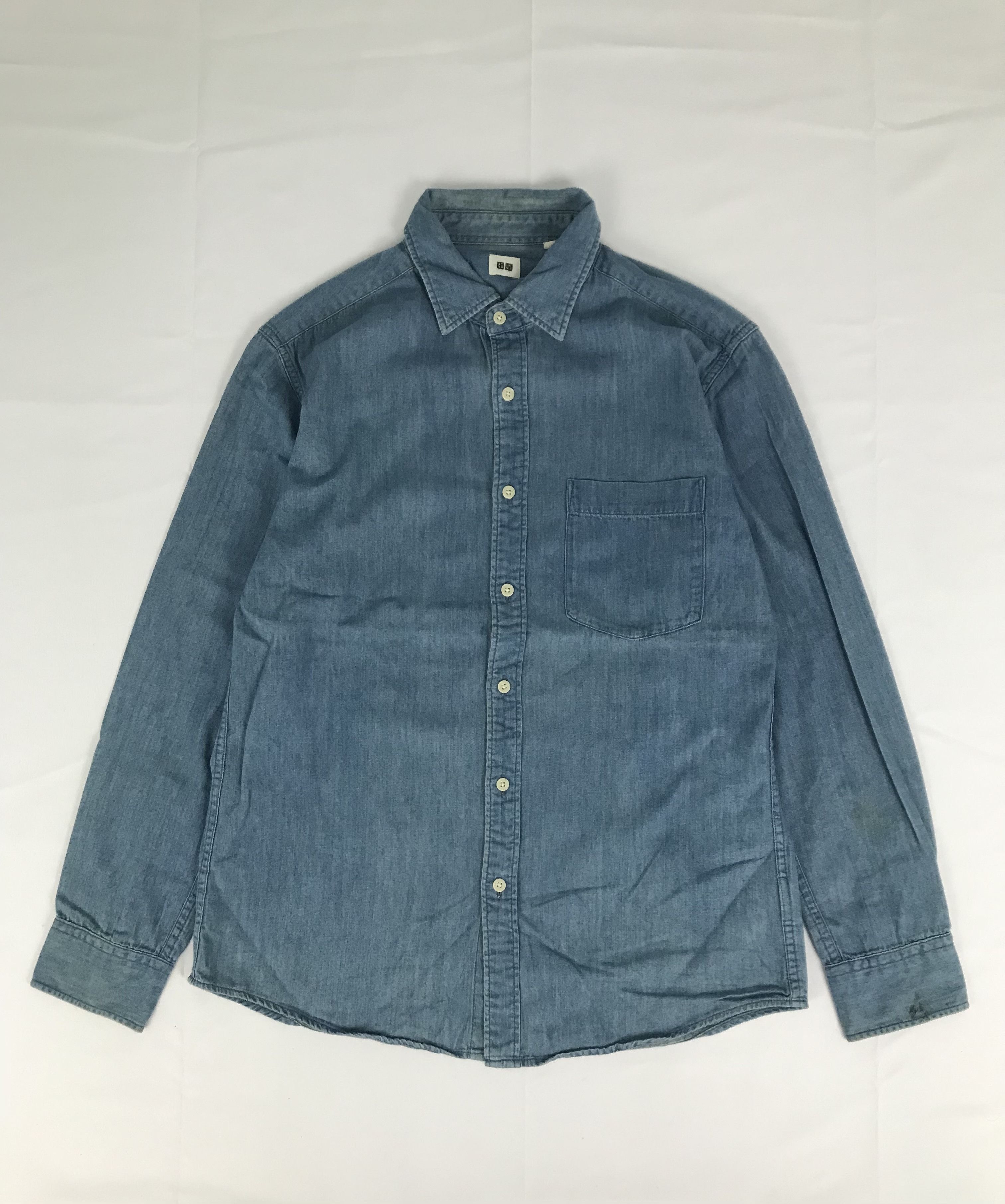 Uniqlo Original Uniqlo Denim Shirt Size US L / EU 52-54 / 3 - 1 Thumbnail