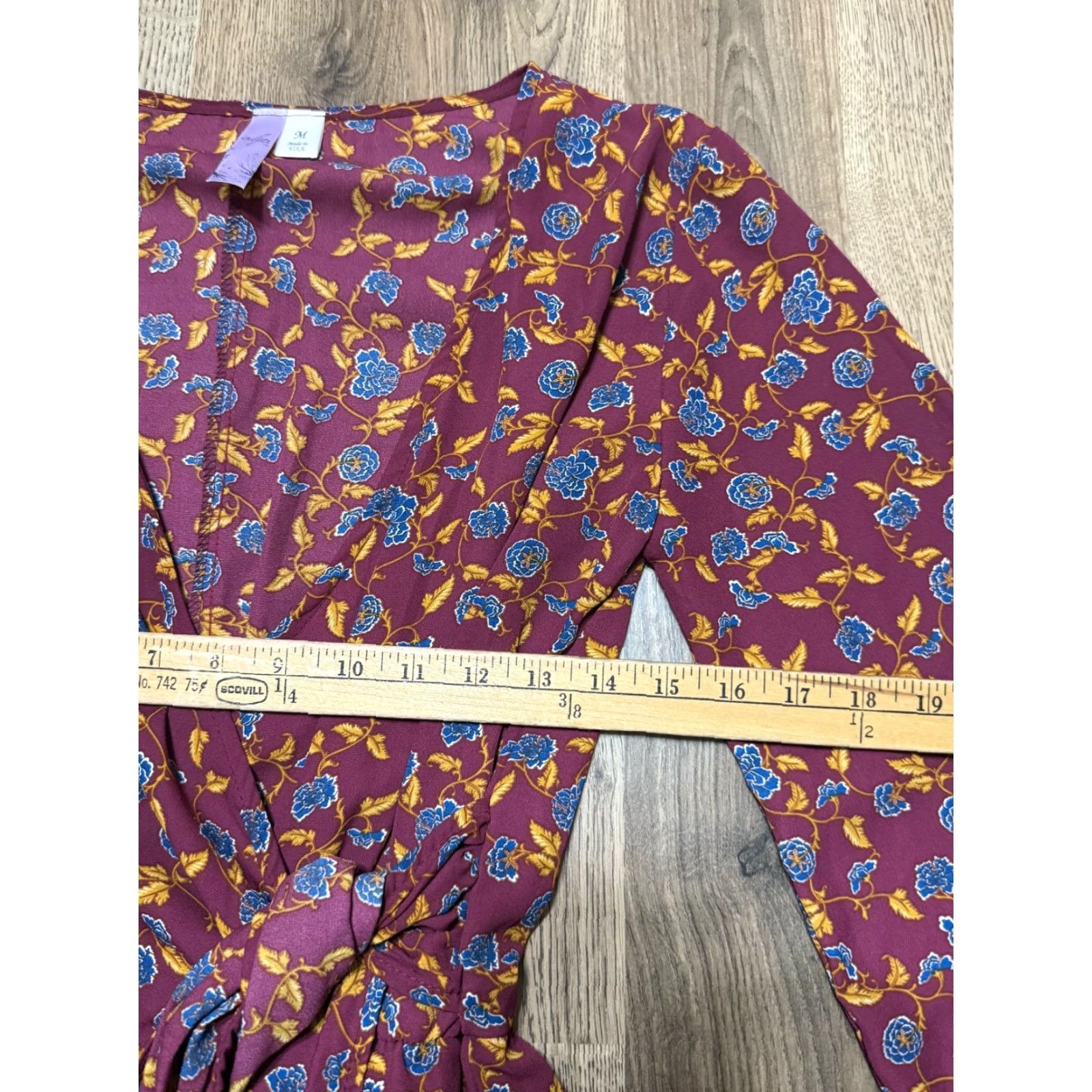 Vintage Alya Romper Women’s M Purple Long Sleeve V-Neck Floral Shorts One-Piece Romper; Casual, Modern, Fall Spring Summer; Regular Fit; Brand Alya Size M / US 6-8 / IT 42-44 - 3 Thumbnail
