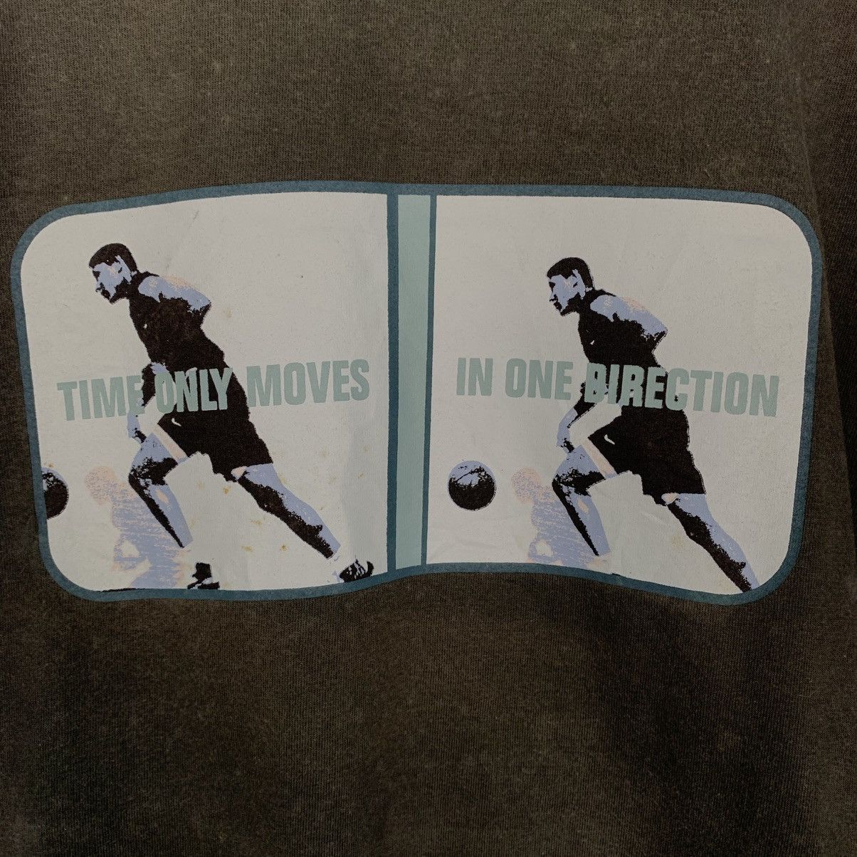 Nike Vintage 90s Nike Football T-shirt Size US M / EU 48-50 / 2 - 11 Thumbnail