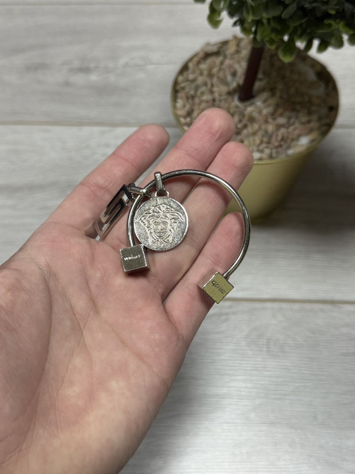 Versace Versace medusa bracelet charms Size ONE SIZE - 6 Thumbnail