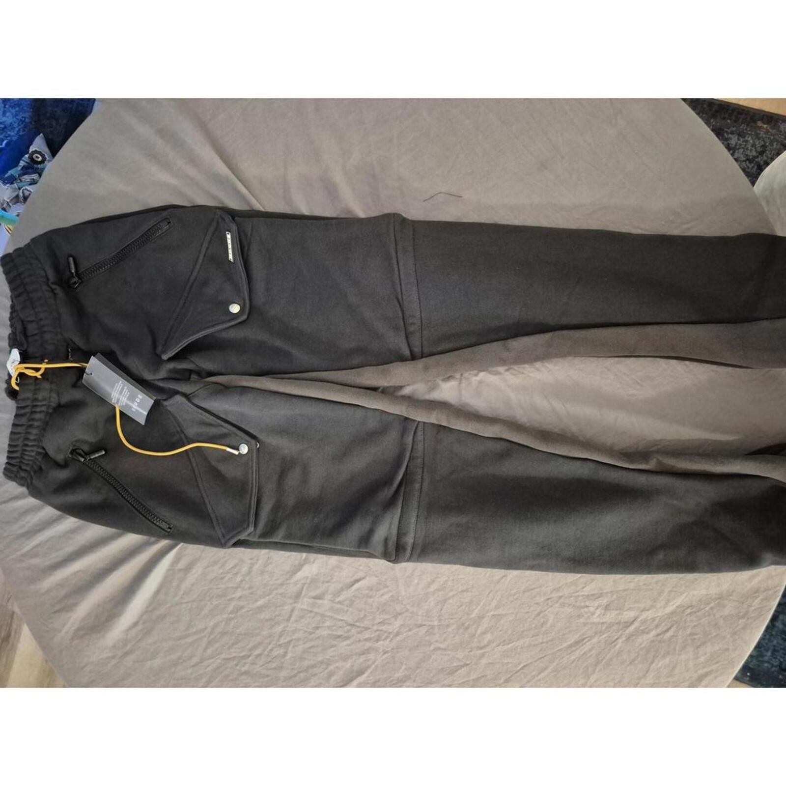 Rhude Rhude Black Cargo Sweatpants Size Medium BNWT Size US 32 / EU 48 - 2 Thumbnail