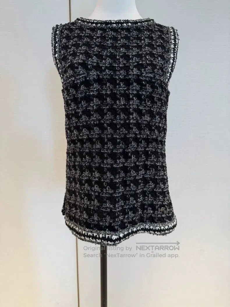 Chanel Chanel Tweed thousand-bird check knitted wool vest Size XS / US 0-2 / IT 36-38 - 1 Thumbnail
