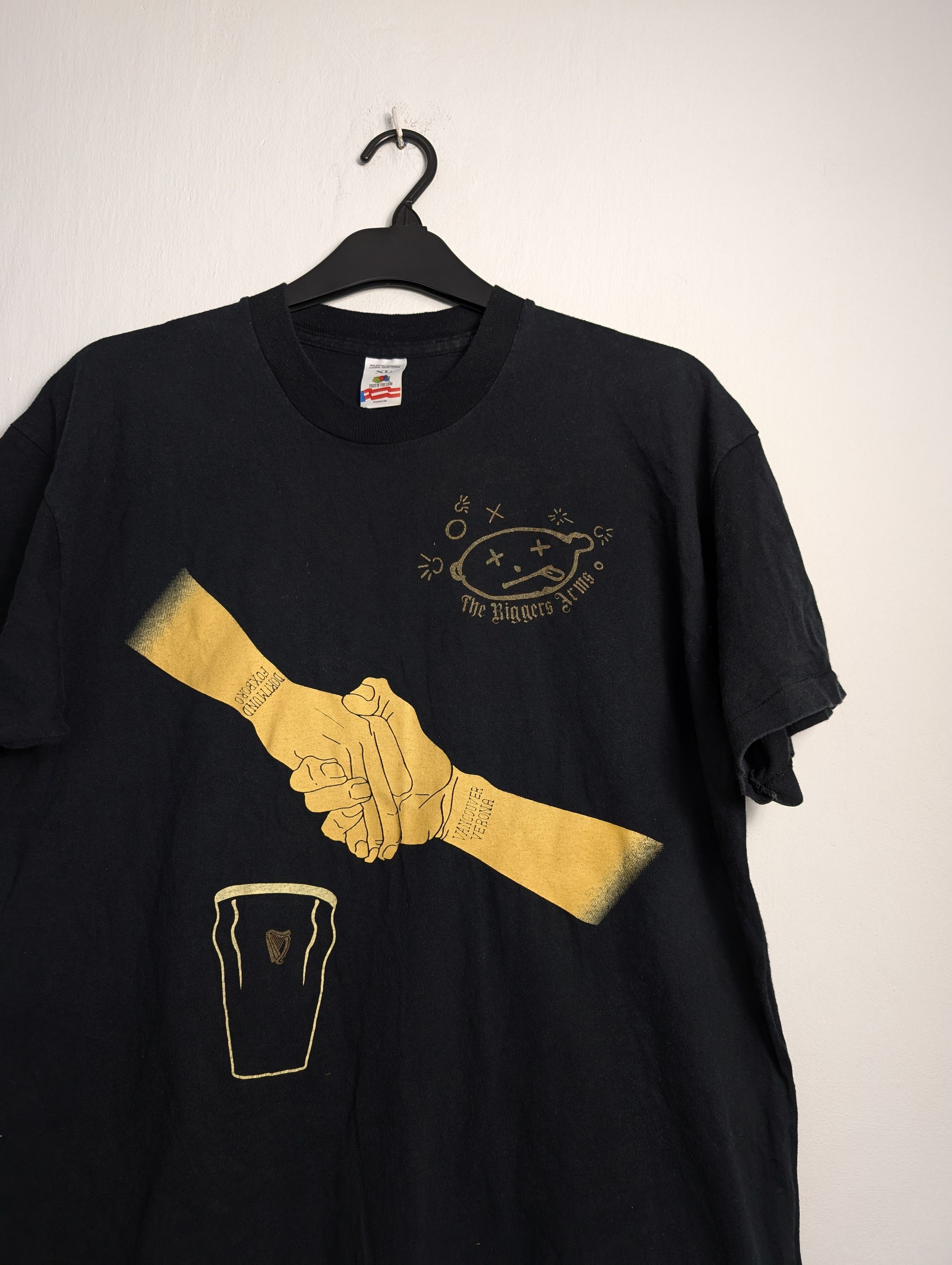 Vintage Vintage 90s T-Shirt Single Stitch Alt Pub Football Punk Size US XL / EU 56 / 4 - 2 Thumbnail