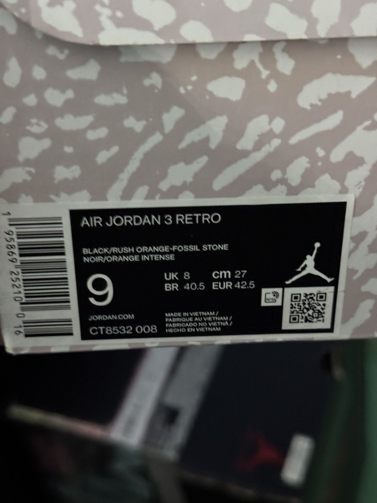 Jordan Brand Jordan 3 desert elephant size 9 with box. Used Size US 9 / EU 42 - 2 Thumbnail