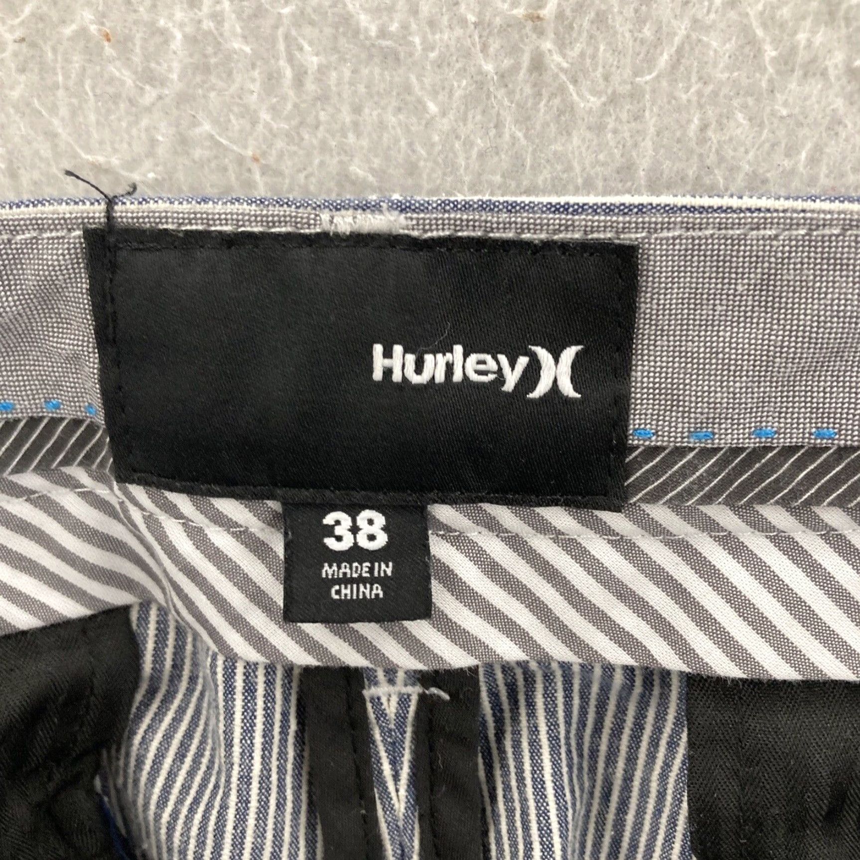 Hurley Hurley Chino Shorts Size 38 Blue Striped Casual Men Regular Belt Loops 9in Inseam Polyester Jersey Front Flat Logo Striped Pattern Dec 90s Theme? Size US 38 / EU 54 - 6 Thumbnail