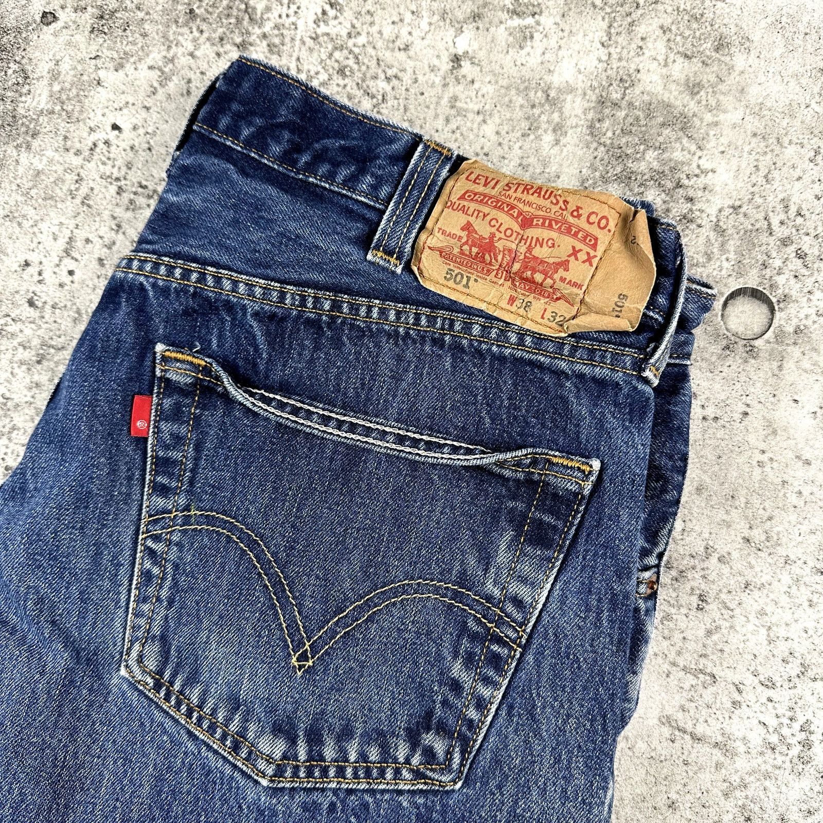 Levi's Levi's 501 Denim Jeans Size 38x32 Red Tab Nice Fade Size US 38 / EU 54 - 6 Thumbnail