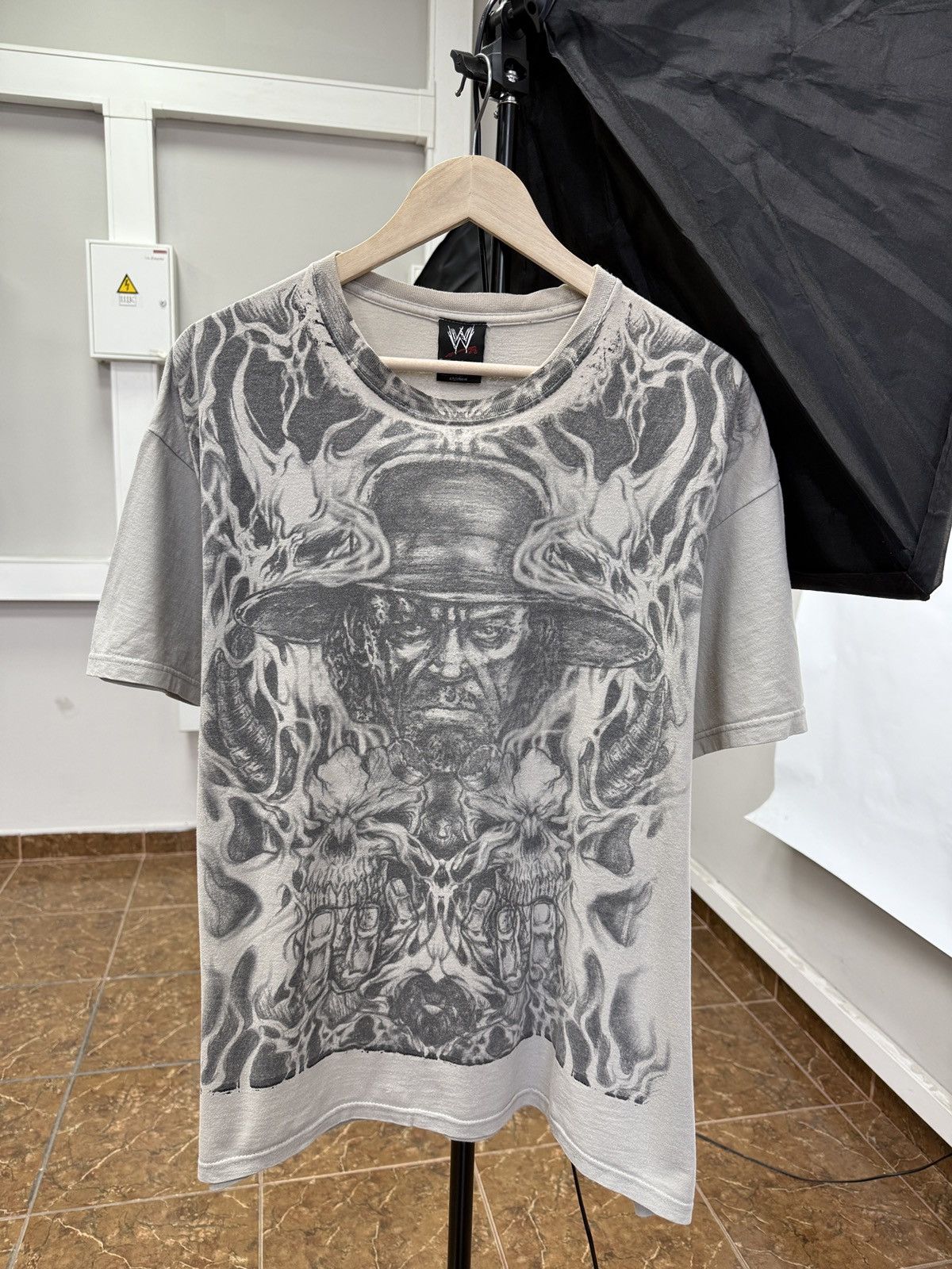 WWE 🇺🇸💀Vintage Y2K WWE Undertaker 2008 Skull Rip Dead T-Shirt Size US XL / EU 56 / 4 - 1 Thumbnail
