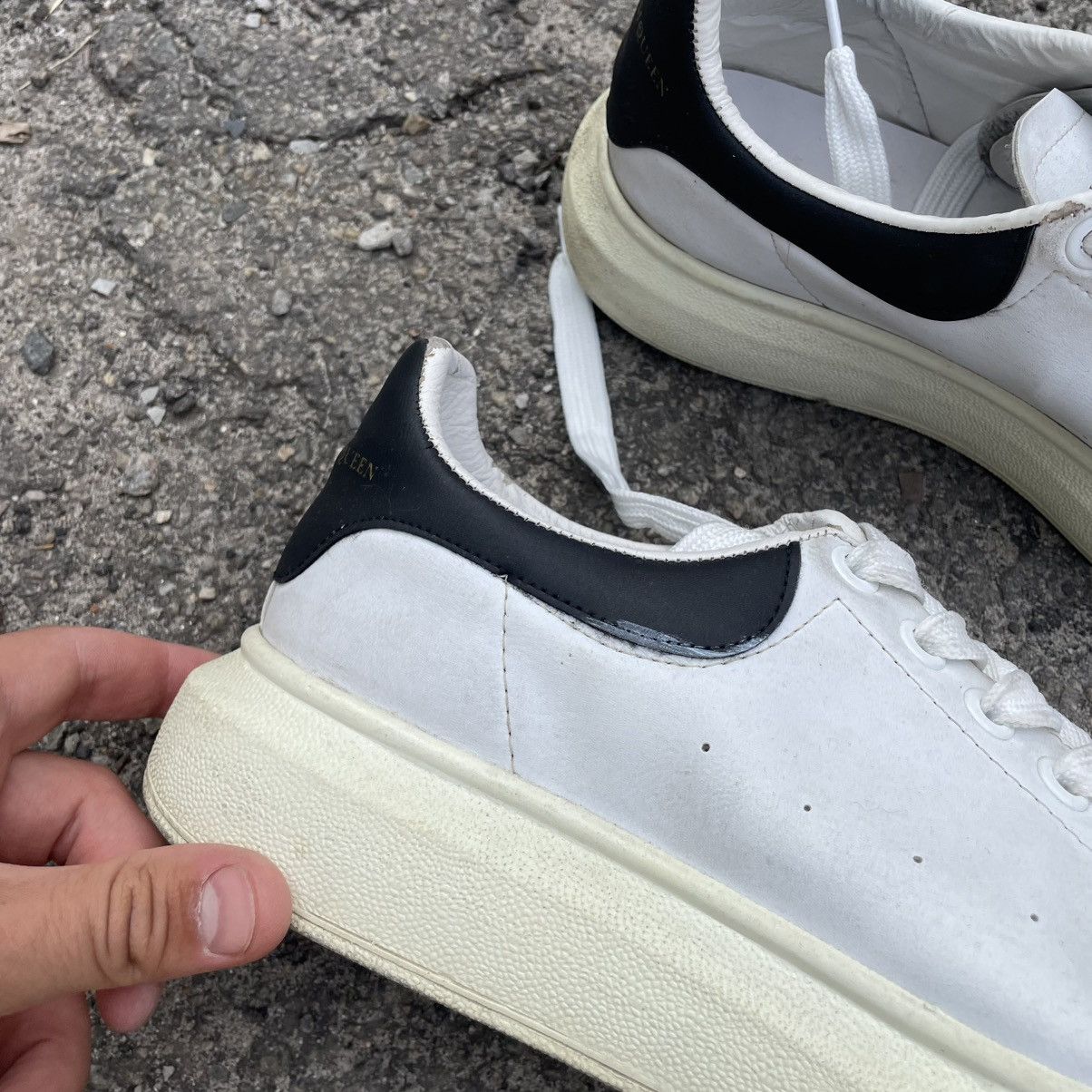 Alexander McQueen Alexander McQueen sneakers low-top leather die shoes Italy Size US 11 / EU 44 - 5 Thumbnail