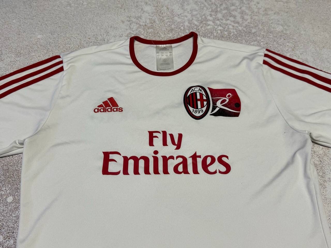 Adidas Vintage Adidas AC Milan Fly Emirates Soccer Jersey T-shirt Size US S / EU 44-46 / 1 - 2 Thumbnail