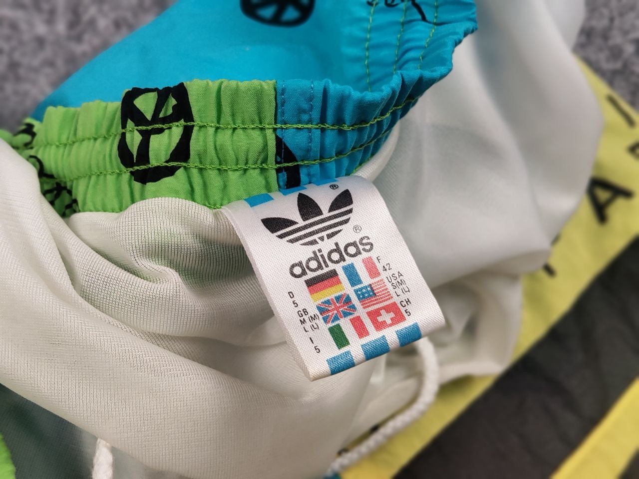 Adidas Rare Vintage 90s Adidas Line Wave There Multi Logo Shorts Size US 34 / EU 50 - 12 Thumbnail