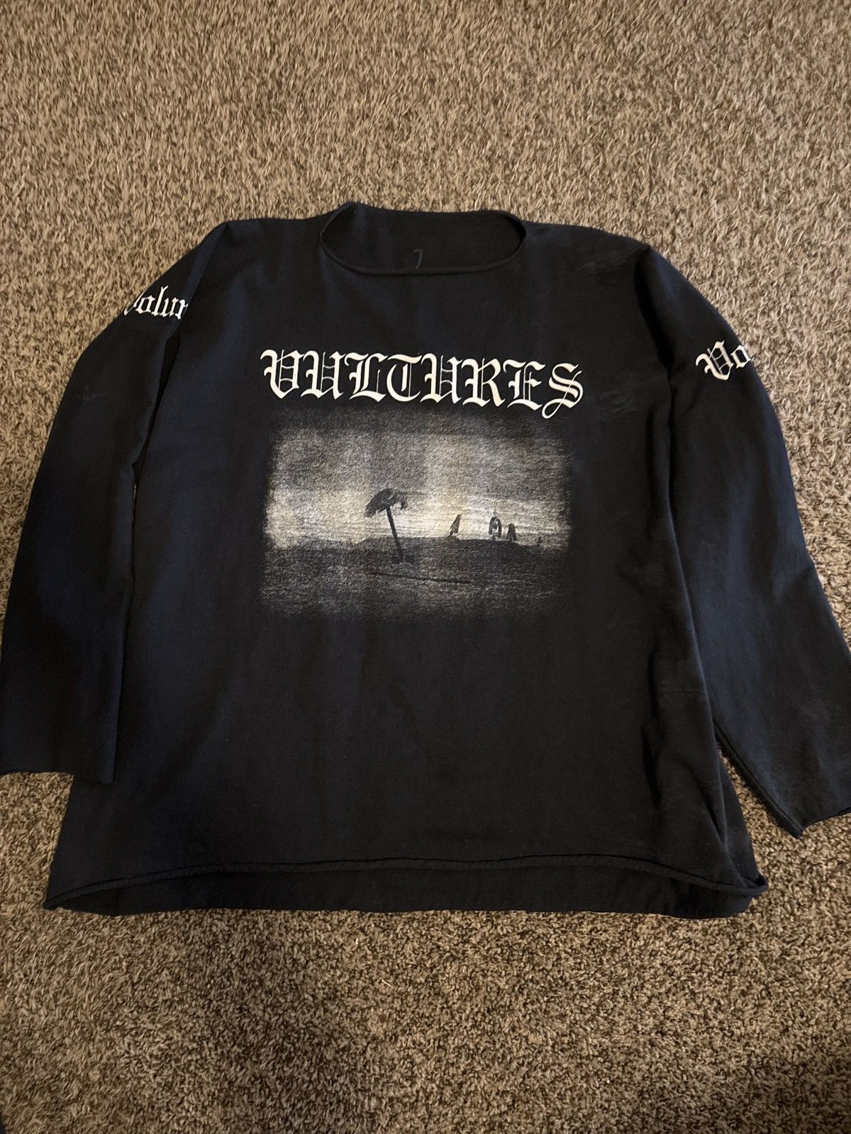 Kanye West Vultures long sleeve tee Size US L / EU 52-54 / 3 - 1 Thumbnail