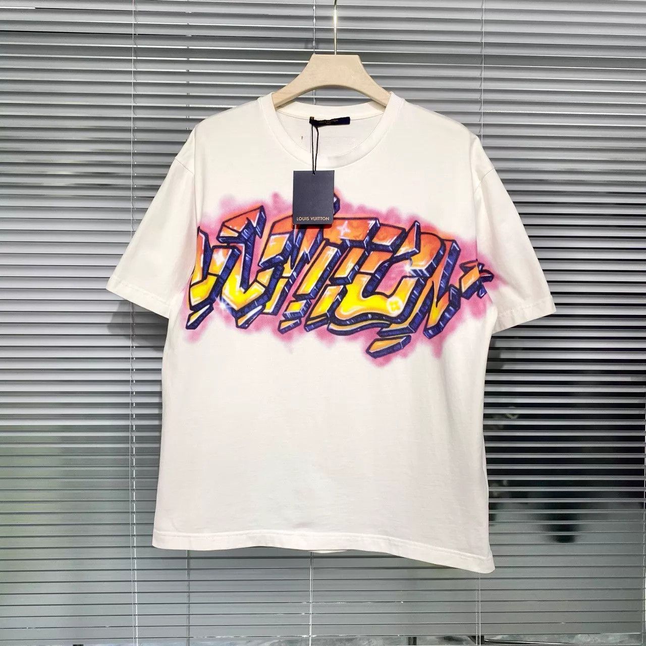 Louis Vuitton LV SS23 Graffiti & Back Logo White Short Sleeve M Size US M / EU 48-50 / 2 - 1 Thumbnail