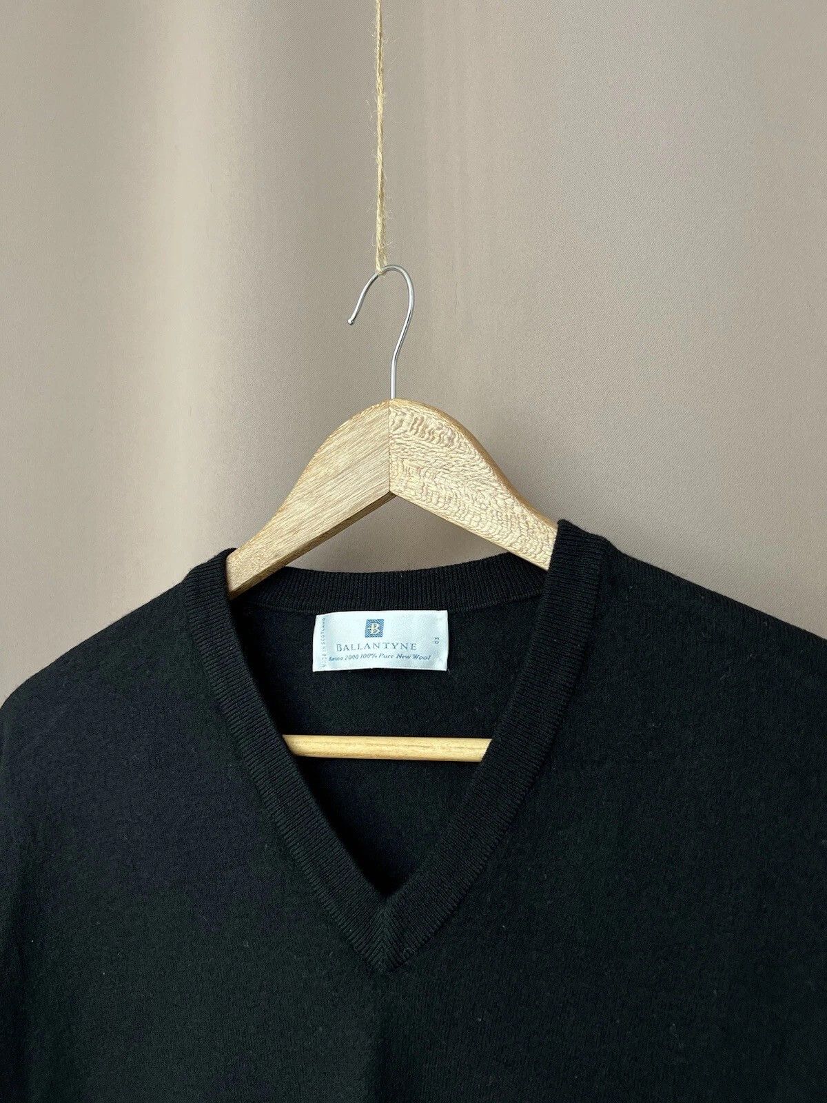 Ballantyne Ballantyne Wool V-Neck Sweater Womens Size 50 or M/L Size US M / EU 48-50 / 2 - 6 Thumbnail