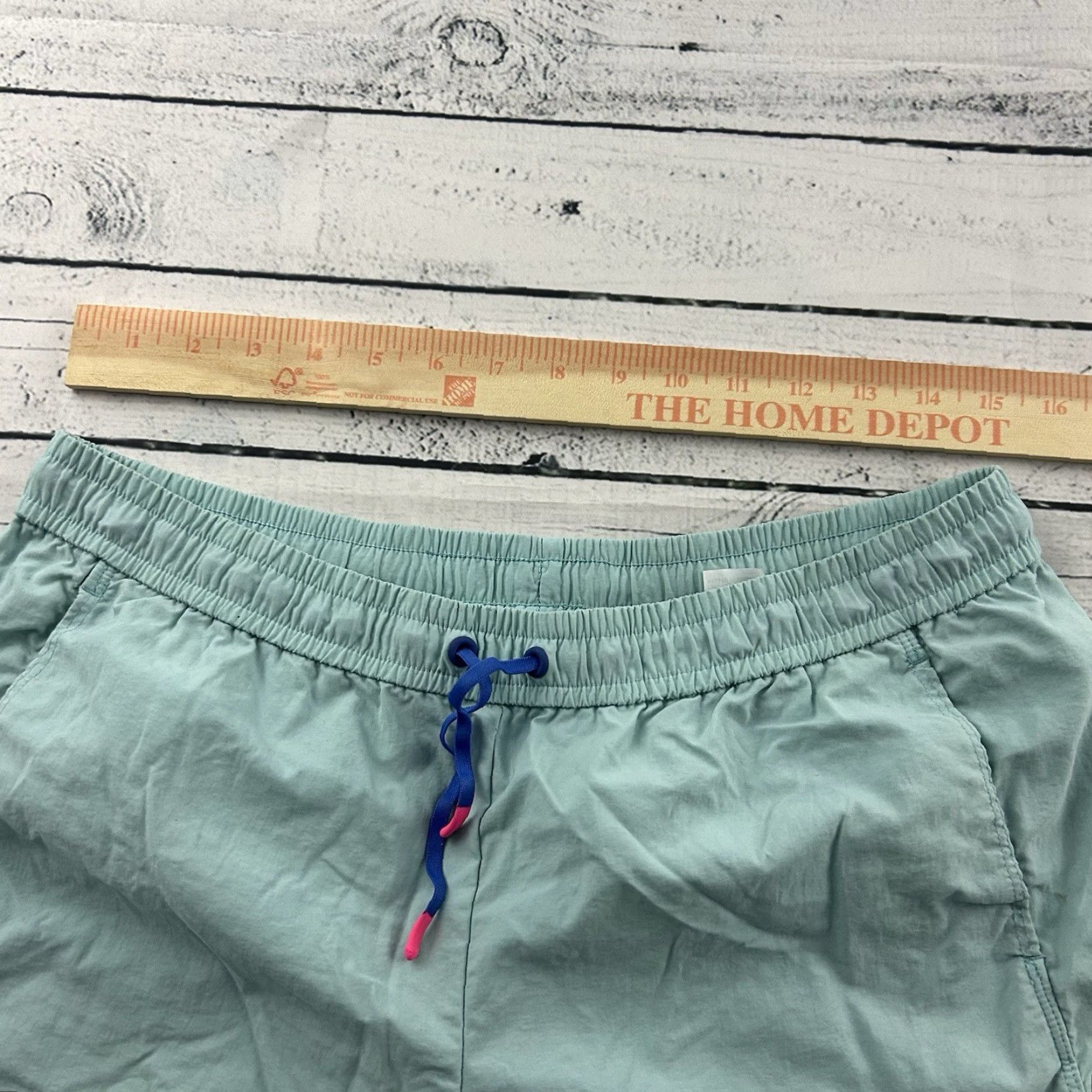 Lilly Pulitzer Lilly Pulitzer Athletic Shorts Women's L Light Blue Athletic Shorts Size 36" / US 14 / IT 50 - 3 Thumbnail