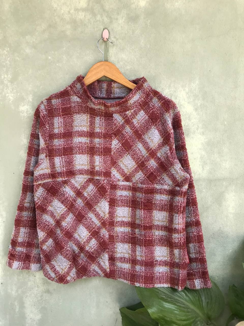 image of Hai Sporting Gear Flecee Sherpa Issey Miyake in Red, Men's (Size Medium)