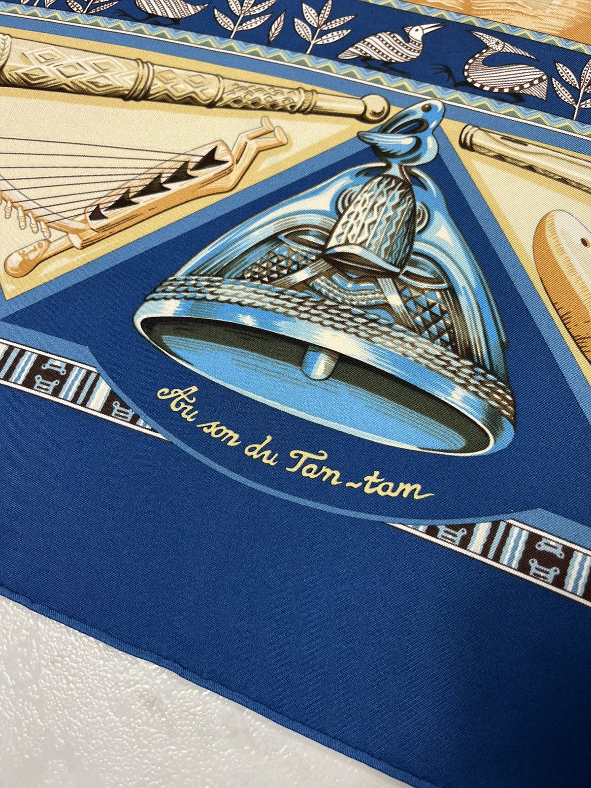 Designer × Hermes × Vintage Hermes Au som du tam-tam silk scarf full print handkerchief Size ONE SIZE - 14 Thumbnail
