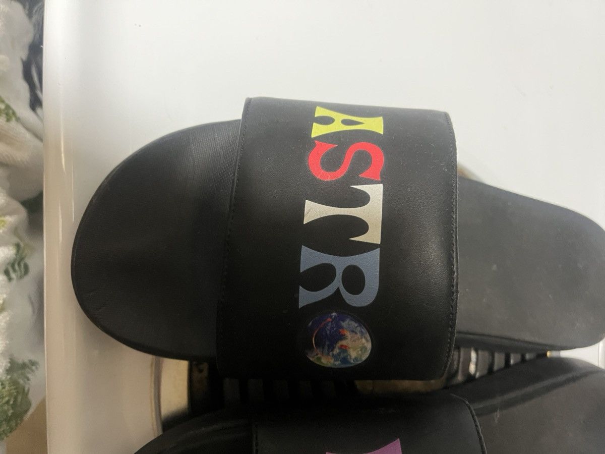 Travis Scott Travis Scott Astroworld Slides size 10 Size US 10 / EU 43 - 2 Thumbnail