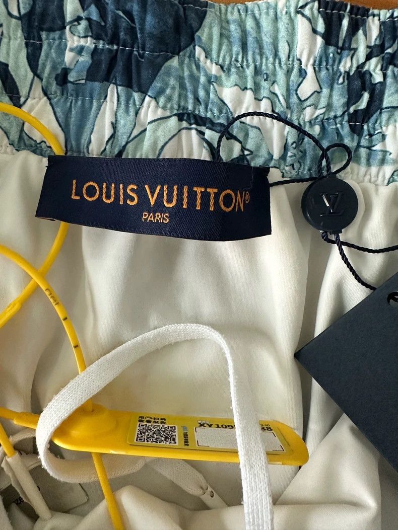 Louis Vuitton Louis Vuitton size l Seaweed shorts Size US 30 / EU 46 - 2 Thumbnail