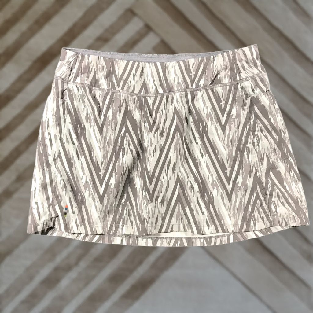 Smartwool VINTAGE SmartWool Grey Chevron Print Athletic Skort Built-in Shorts Pockets Womens S Size 28" / US 6 / IT 42 - 1 Thumbnail