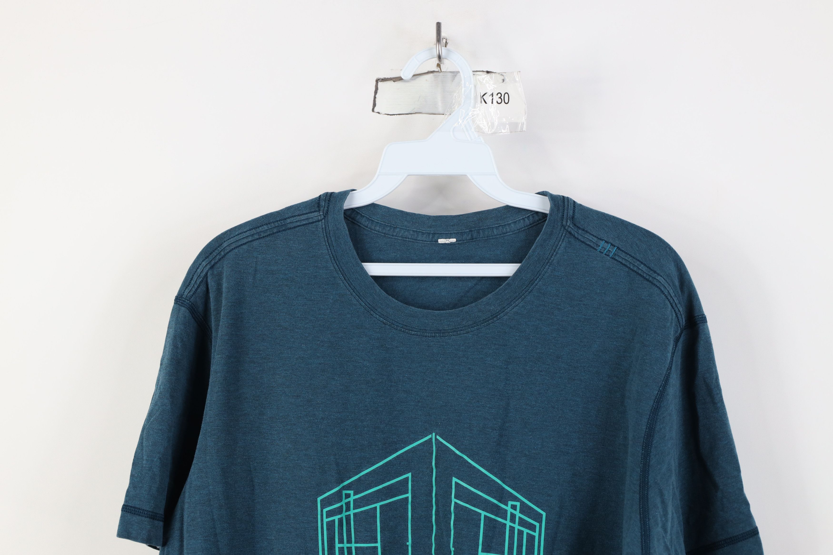 Lululemon Luluelemon Architecture Building Short Sleeve T-Shirt Blue Size US L / EU 52-54 / 3 - 2 Thumbnail