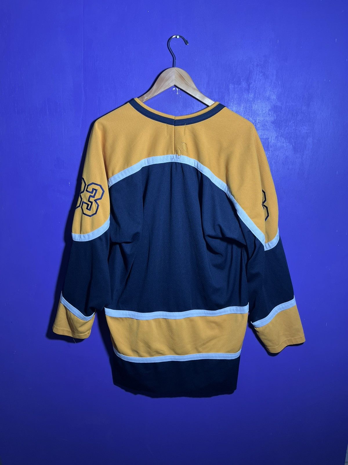Vintage Vintage 90s Michigan wolverines hockey jersey Size US L / EU 52-54 / 3 - 2 Thumbnail